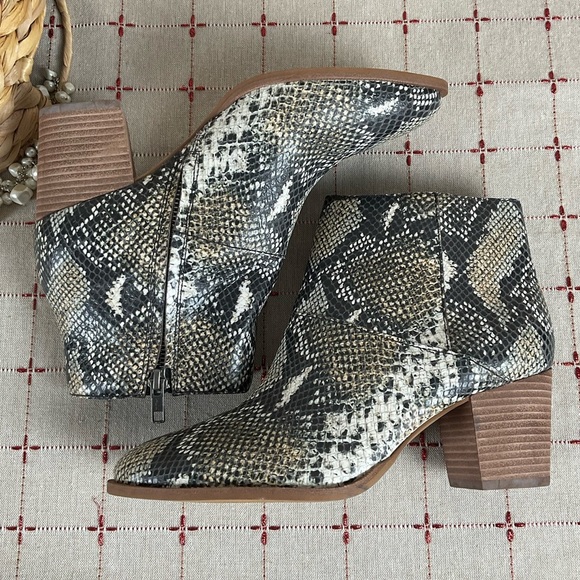 Madewell “The Rosie” Ankle Boot in Snake Embossed Leather MA435 Size 8 Bootie - Picture 6 of 7